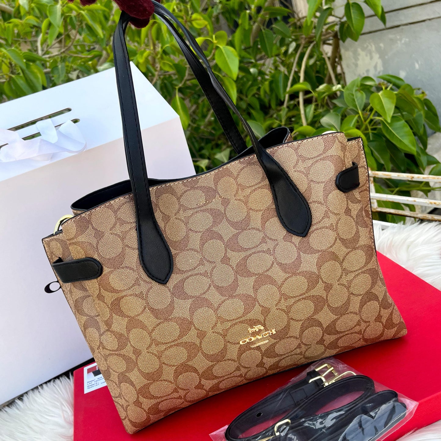 Coach Outlet Henna Carryall Bag – Authentic Imported Luxury