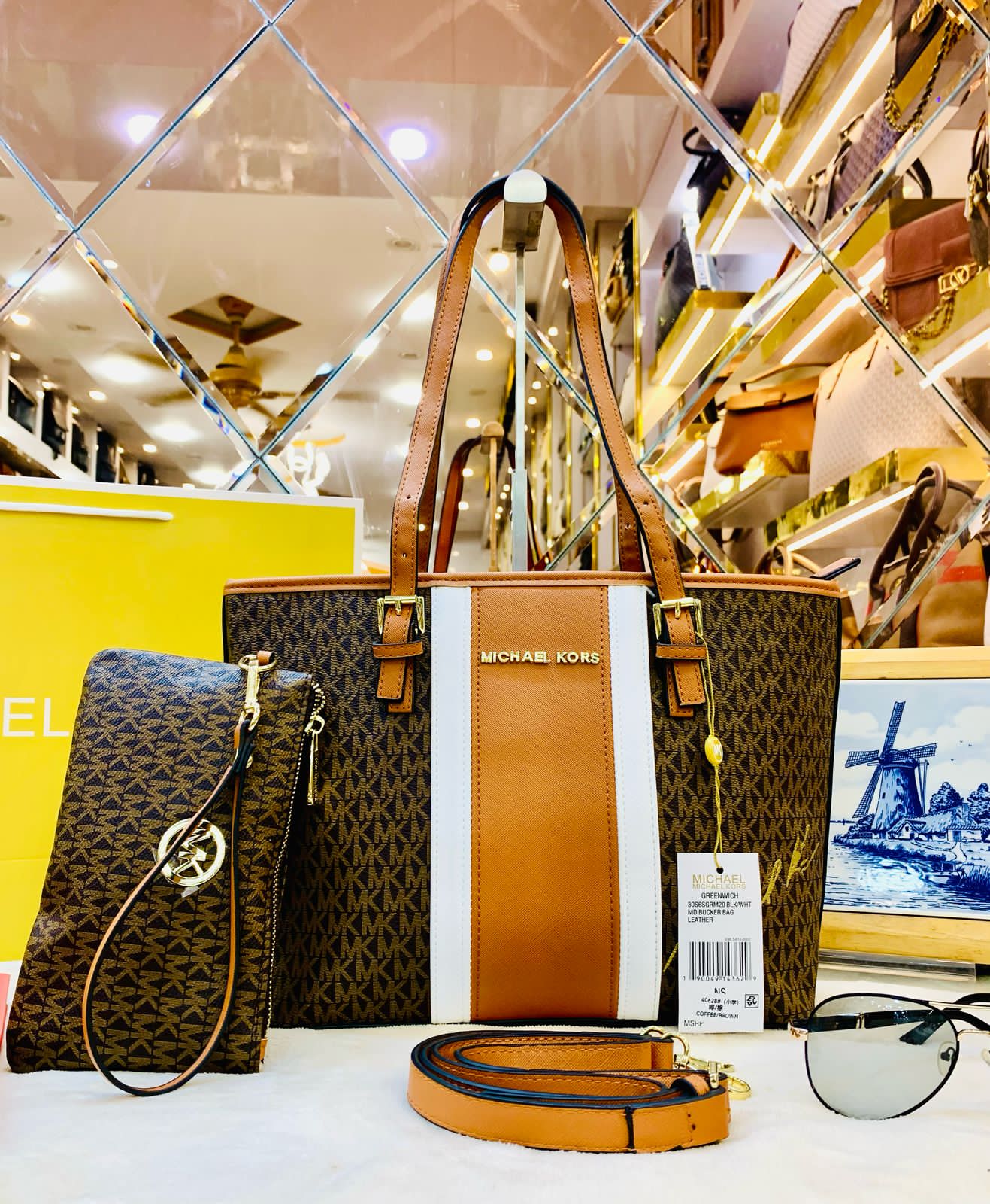 Michael Kors Voyager Tote Set