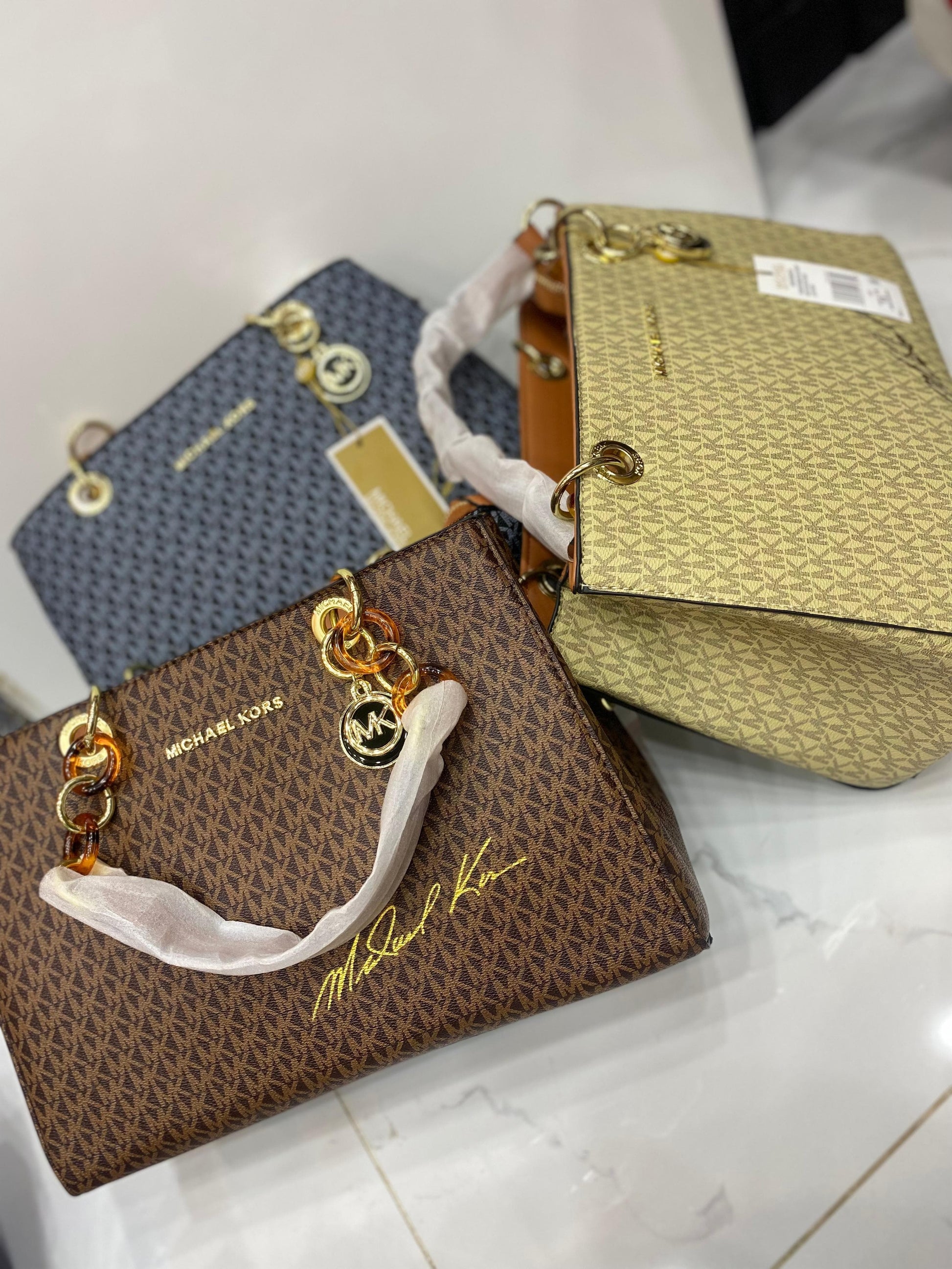Michael Kors Cynthia Signature HandBag