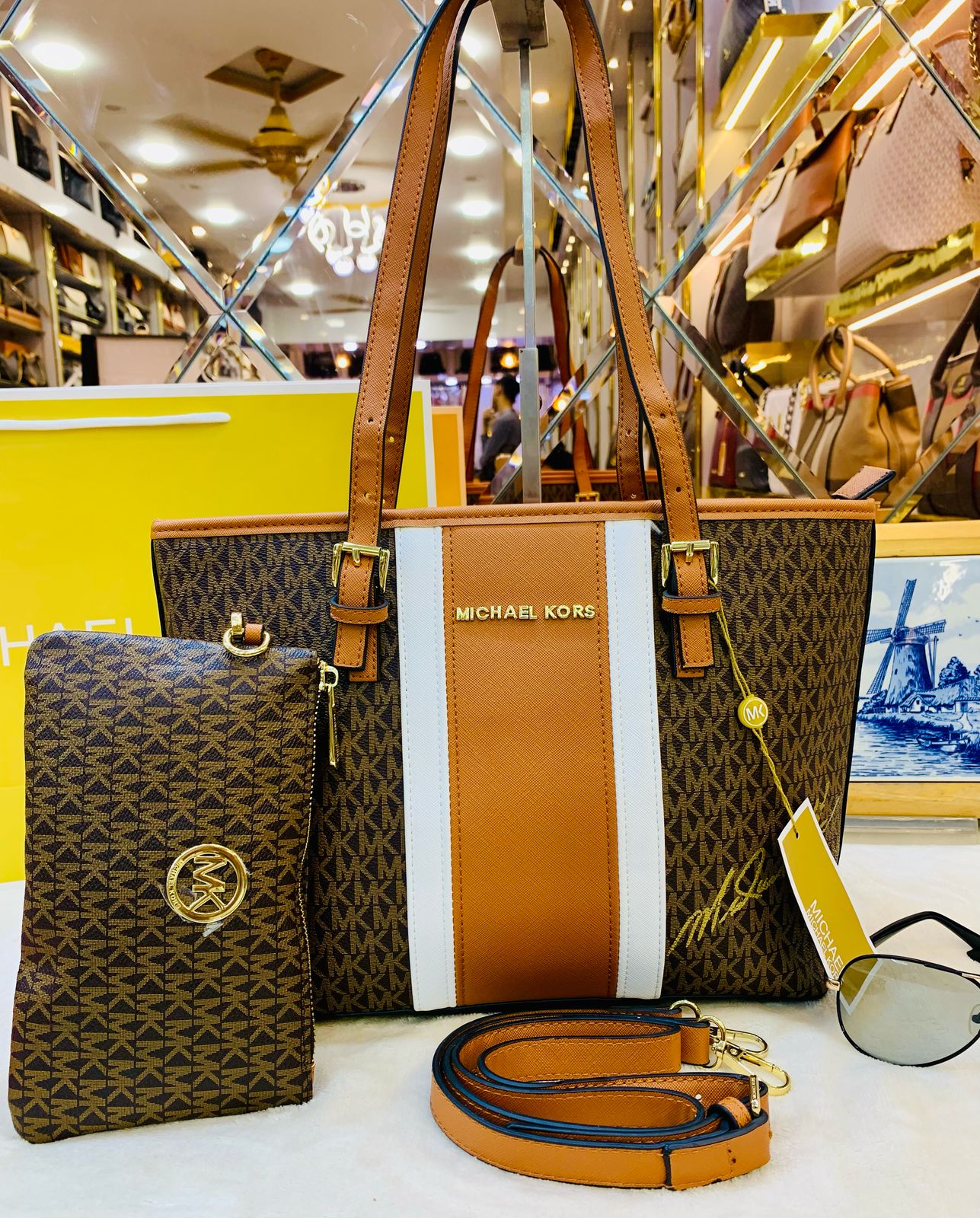 Michael Kors Voyager Tote Set