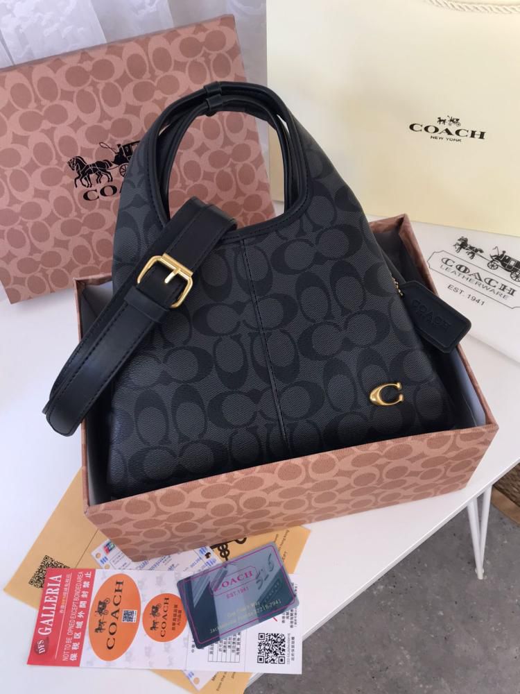 Coach Lana Shoulder Bag In Signature Jacquard