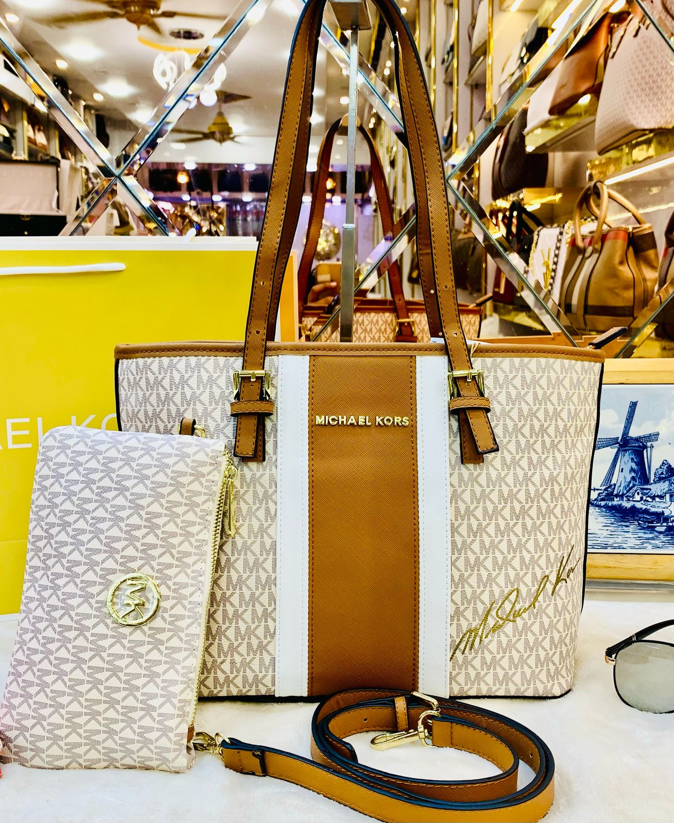 Michael Kors Voyager Tote Set