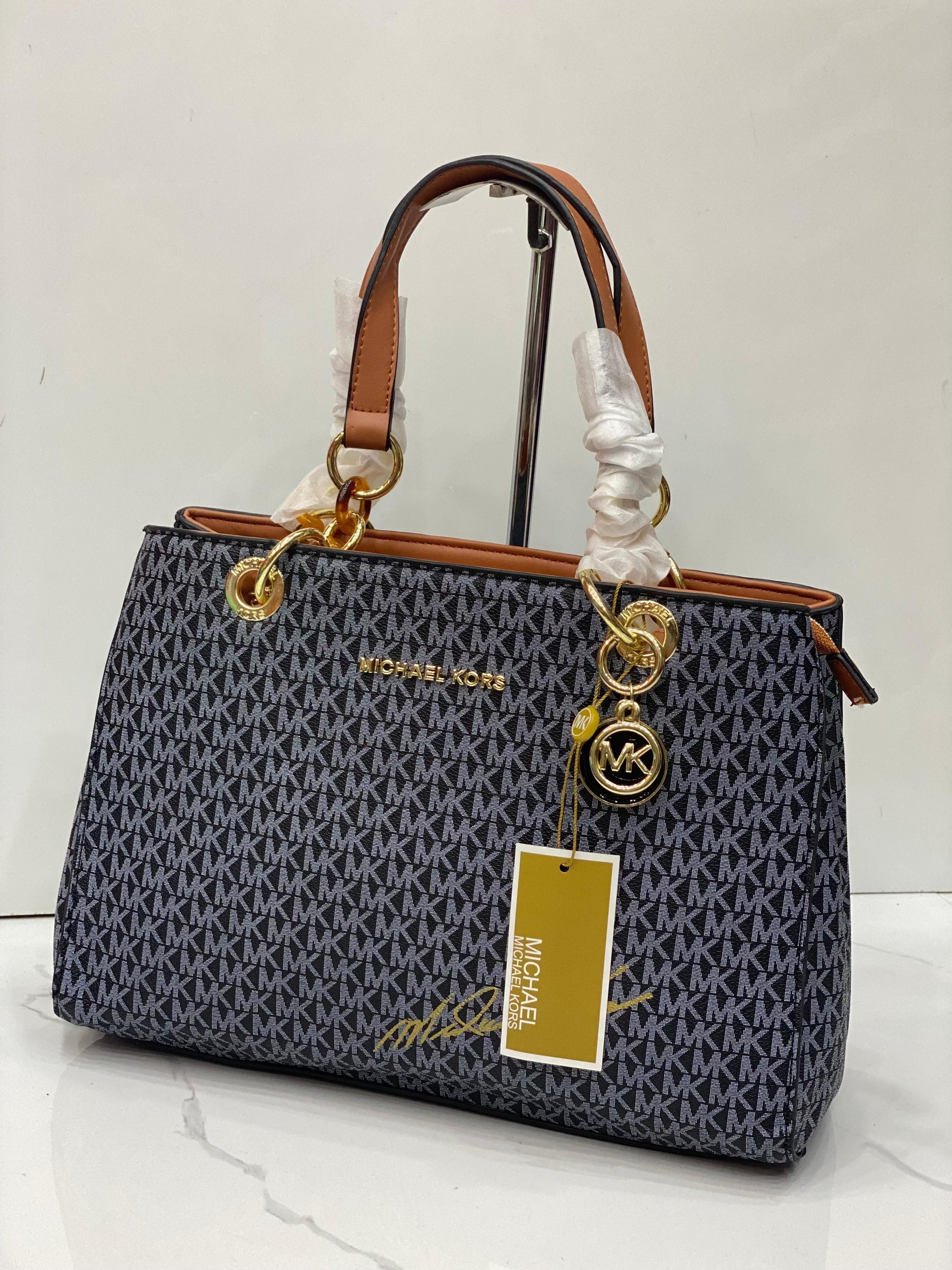 Michael Kors Cynthia Signature HandBag